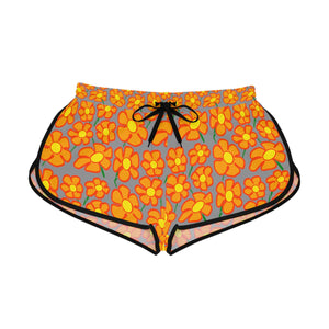 Orangeflower Pattern on Med Gray - Women's Relaxed Shorts (AOP)